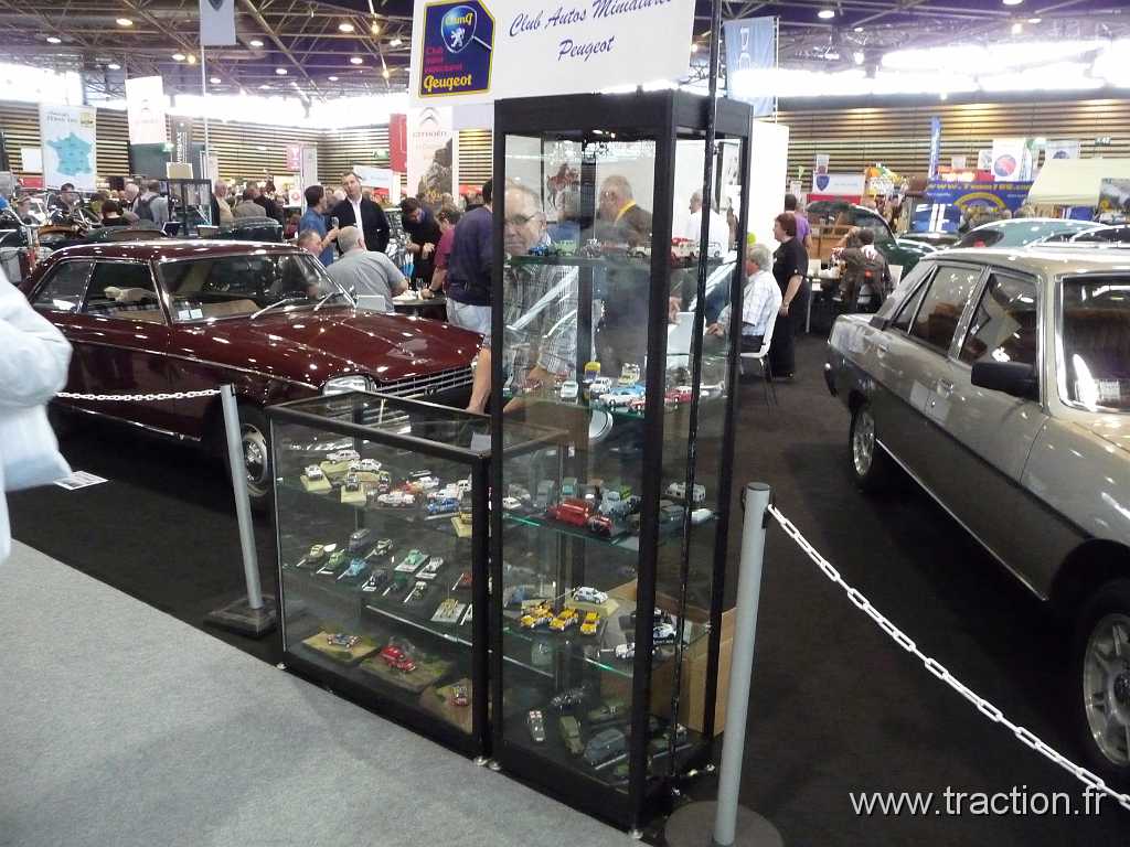 2011_epoquauto (114).jpg - 05/11/2011 - 69000 LYON - EPOQU'AUTO - 33ème Salon International Autos & Motos Anciennes - Stand de l'Aventure PEUGEOT